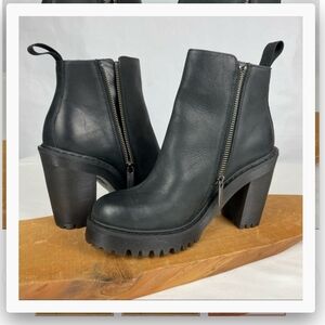 Size 7 Dr. Martens Magdalena Black Leather Heeled Ankle Platform Boots